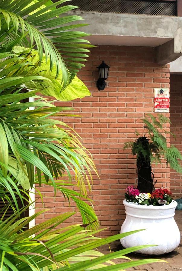 Otima Localizacao! Casa Tulipa, Praia De Pernambuco กัวรูจา ภายนอก รูปภาพ